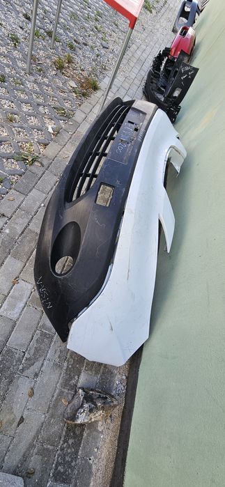 Parachoques frontal nissan ENV-200