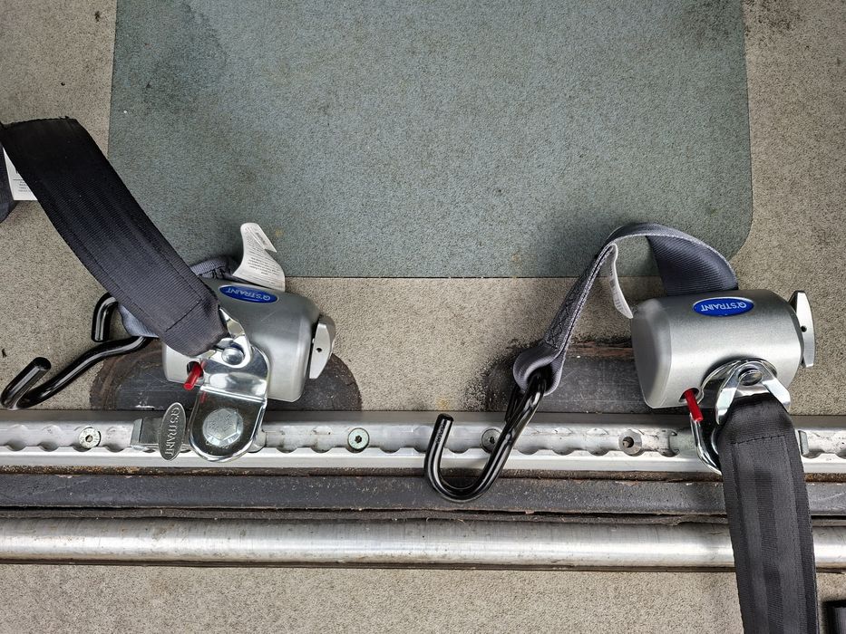 Carrinha Renault Kangoo mobilidade reduzida cadeira rodas