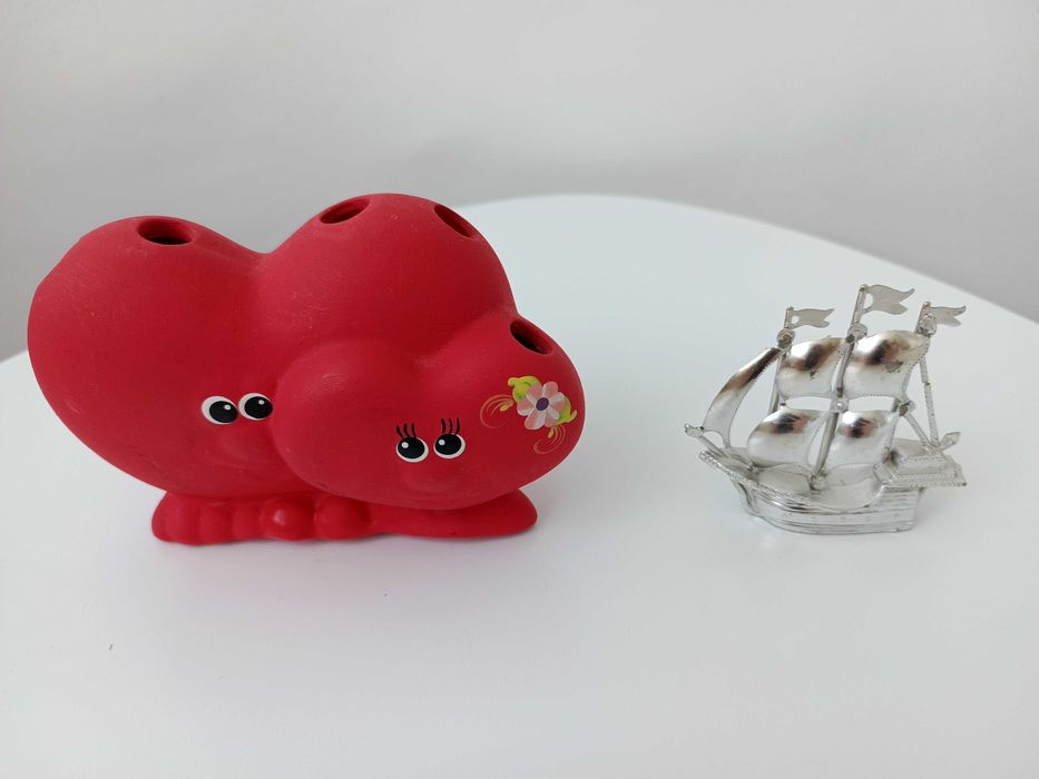 Кораблик сувенир ссср/сердце органайзер