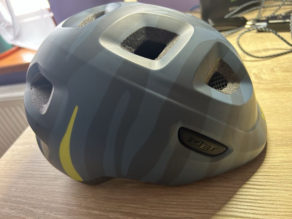 Dzieciecy Kask Rowerowy Met Hooray, Rozmiar M144 XS, Nowy!!!