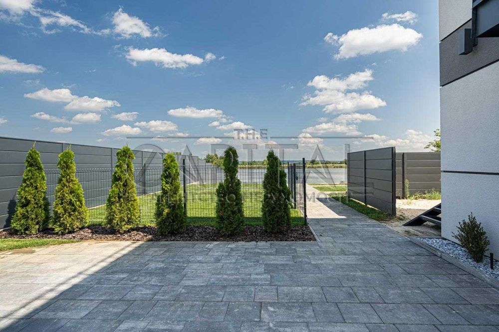 Продаж будинку Осокорки з виходом до озера