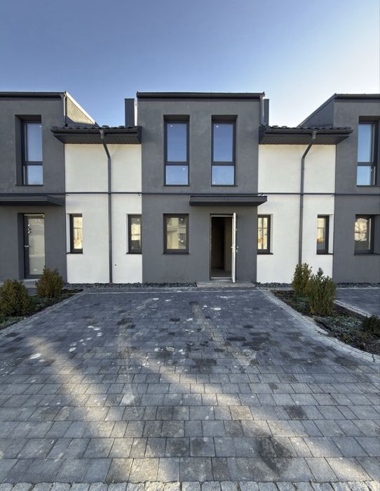 Продаж таунхауса в с. Крихівці, готовий до ремонту