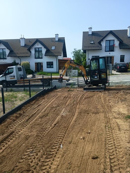 Wynajem minikoparki z transportem na twoją budowe trojmiasto