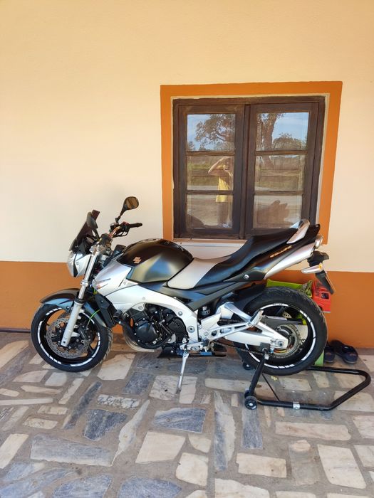 Suzuki GSR 600 (Naked) 98cv