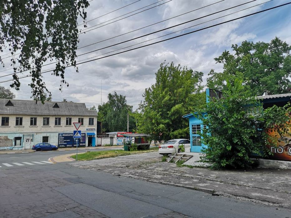 Продам крмерцяю навпроти Машторфа під реконструкцію Гарна локація