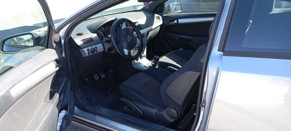 Opel Astra GTC 1.3 CDTI
