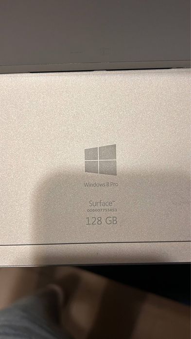 Планшети Microsoft Surface pro 3 з цілим екраном
