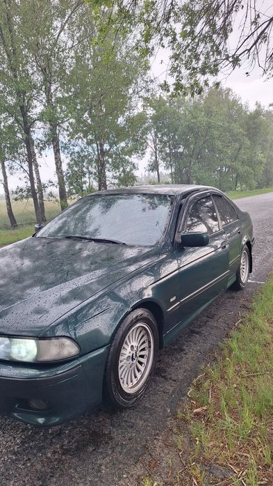 Продам е 39, 2,5 мотор, автомат