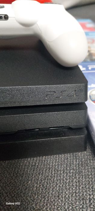 Sony playstation 4 pro ps4