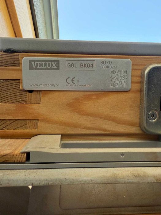 Janela de sótão Velux Basculante 47 cm x 98 cm