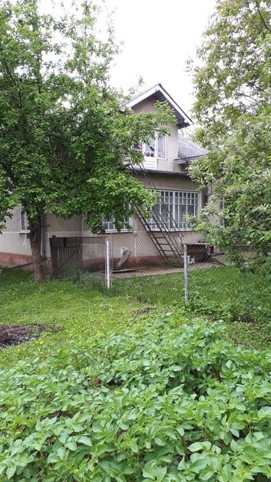 Продається особняк з ділянкою 22 сотих в м Івано-Франківську