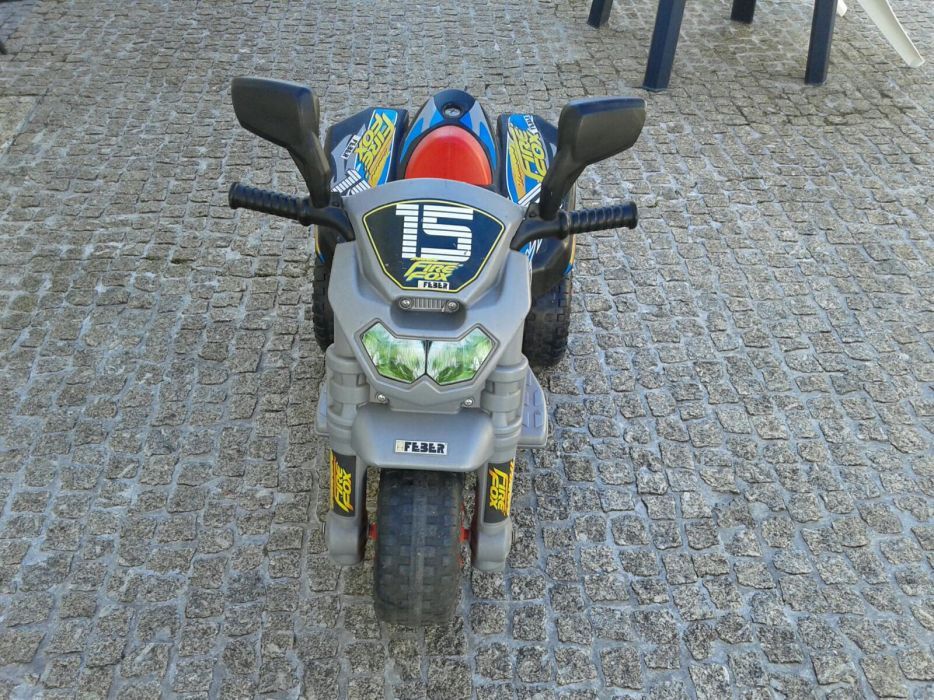 Battery-powered motorcycle64729509053058121