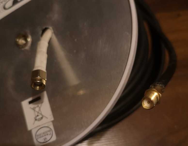Antena GSM/DCS/UMTS DW3-B sufitowa +kabel koncentryczny około 10m