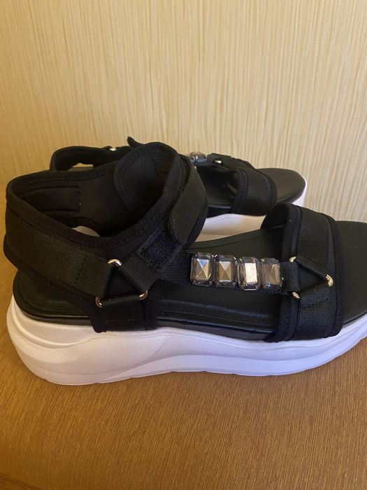 Босоніжки жіночі р. 37