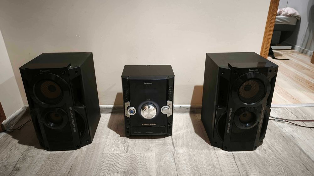 Wieża Panasonic SC-AKX50 CD/USB/Radio + głośniki Super Woofer – w pełni sprawna
