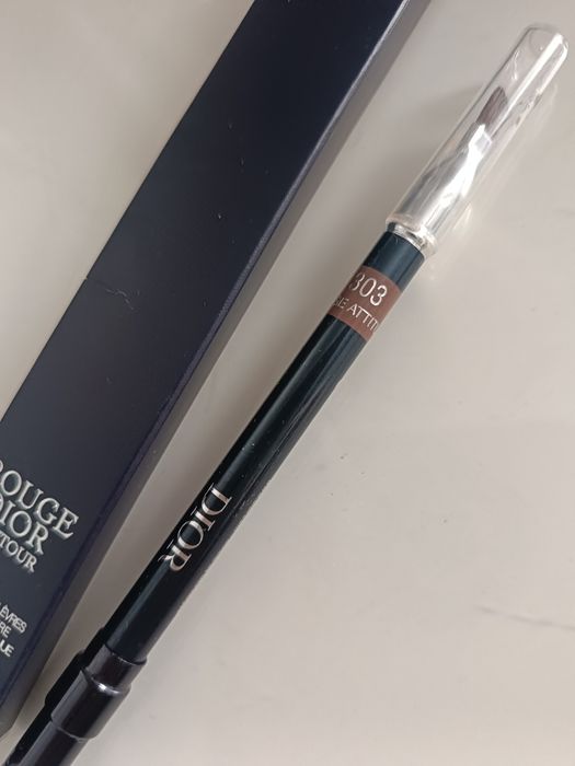 Dior luksusowa konturówka chłodny brąz 303 greige attutude