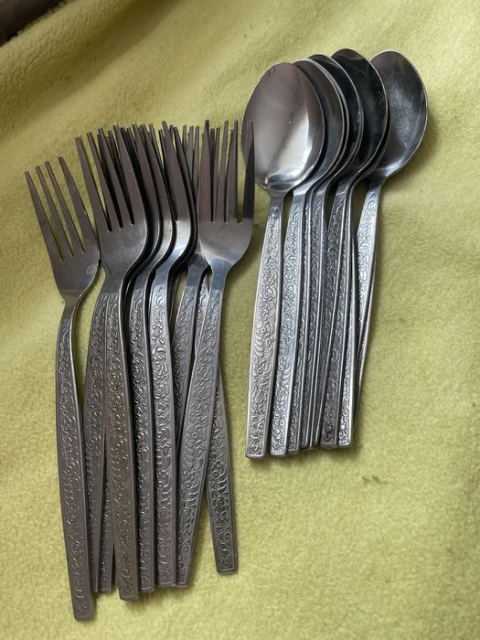 Столовые вилки 14 и ложки 11за 300 грн