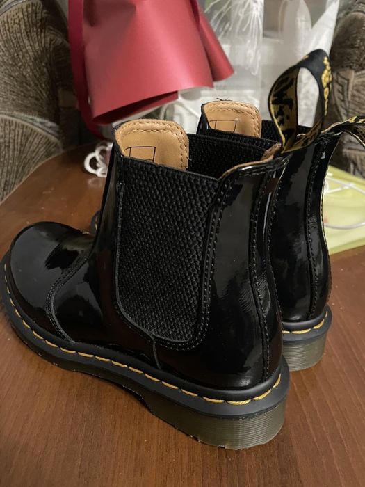Dr. Martens 2976 Patent Chelsea Boots