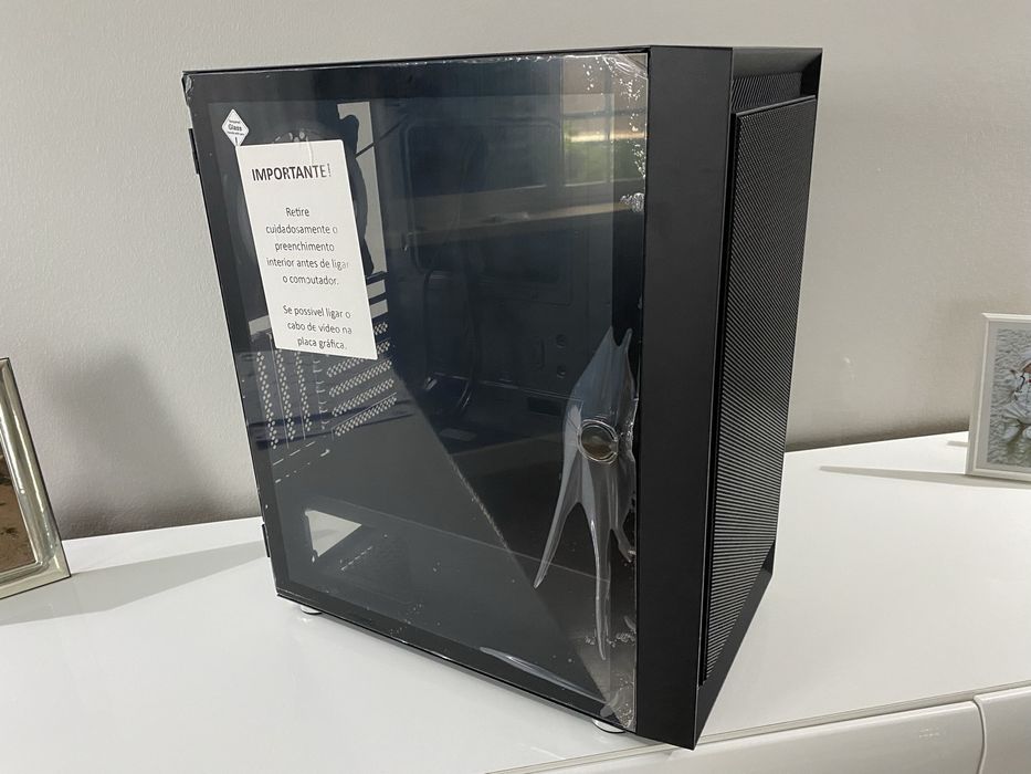 Caixa Aerocool Graphite RGB Nova