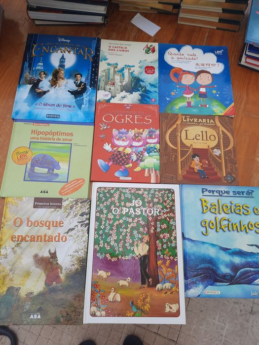 Livros infantis vários