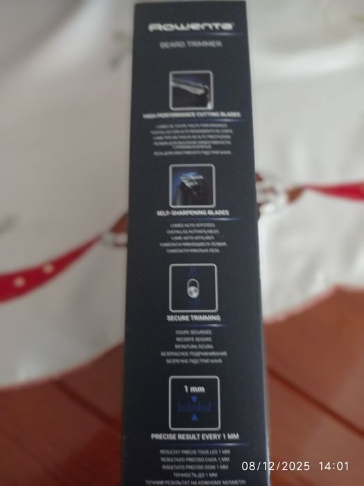 Máquina de aparar a barba como nova