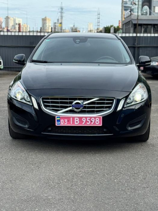 Volvo V60 D4 2.0 дизель  Автомат з Німеччини ВІДЕО
