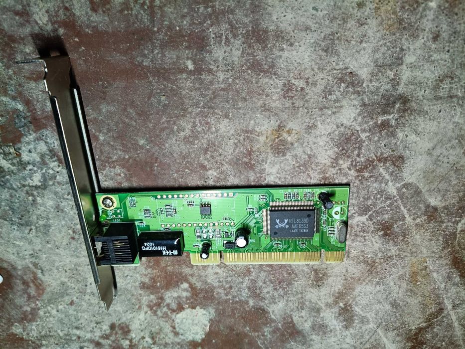 Podzespoły komputera, różne.