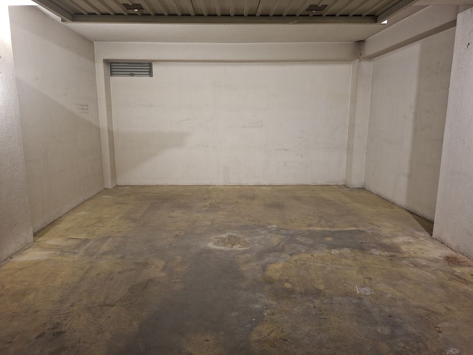 Garagem no centro do Montijo: 2 viaturas