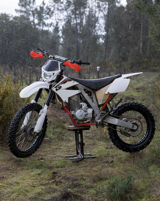 AJP PR4 200cc Enduro – 2014 – Matriculada