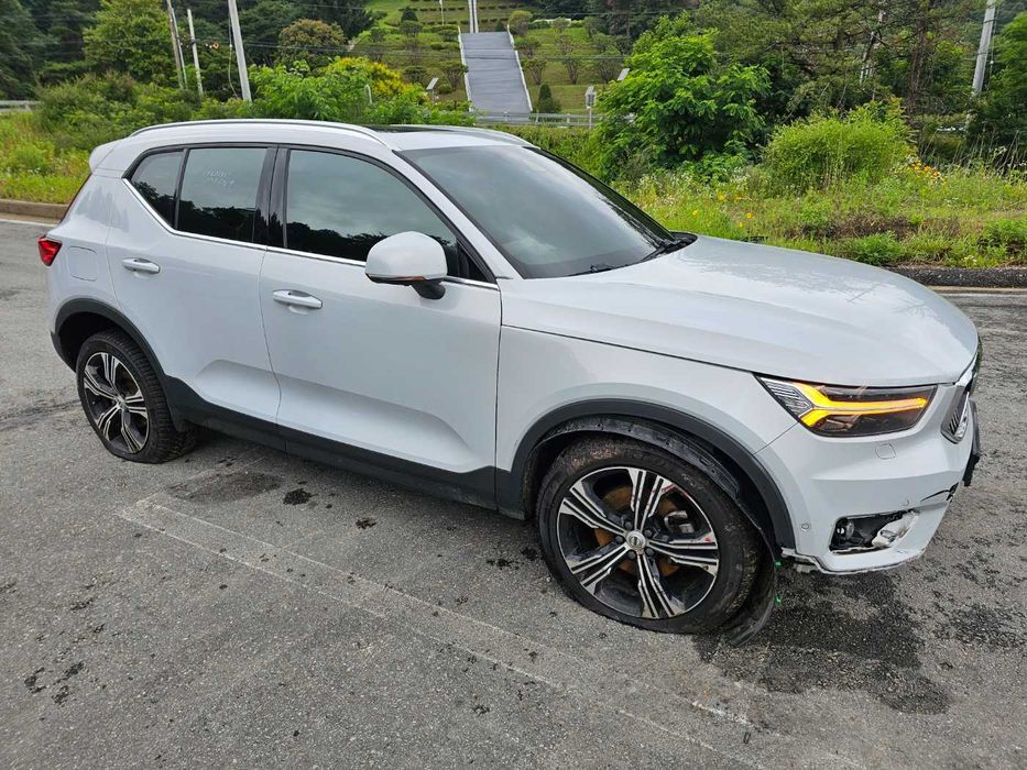 2021 Volvo XC40 B4 AWD Inscription авто в дорозі