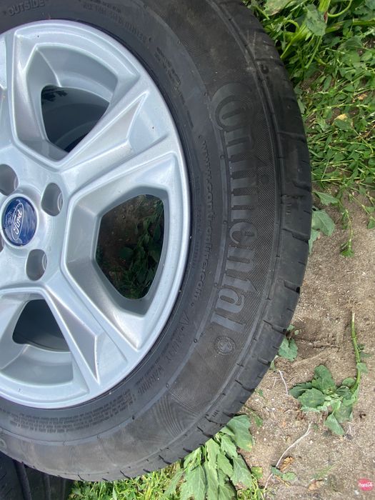 Alufelgi orginalne Ford 15-4x108 z oponami letnimi continental