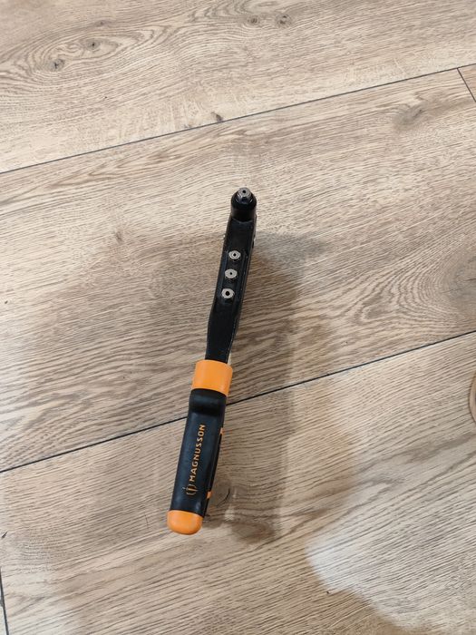 Nitownica do nitów zrywalnych Magnusson