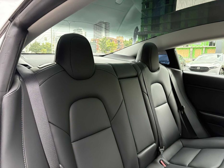 Tesla Model 3      2018