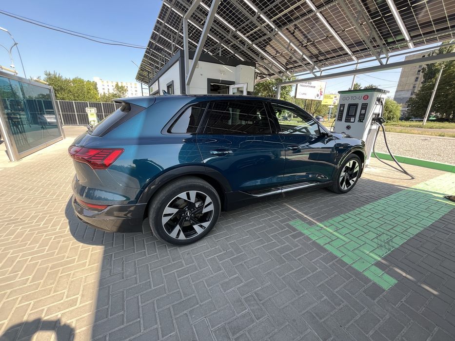 Audi E-tron 95KwH