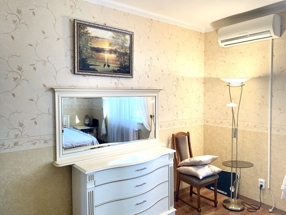 Будинок-герой, бо ж єдиний в своєму роді! 6 кімн. + гостьовий + гараж!