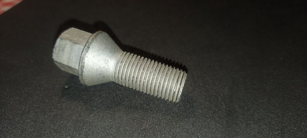 Болты колесные М12, М14