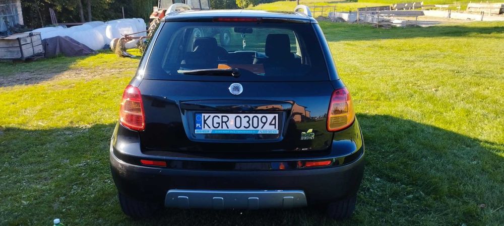 Samochód Fiat sedici