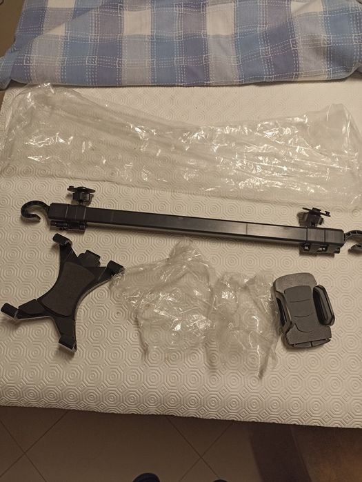 Suporte de tablet e tlm para automóvel.