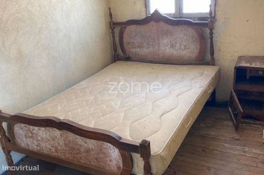 Moradia para Reconstrução – Viariz da Poça, Freguesia da Campeã