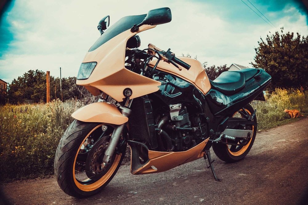 Продам мотоцикл Suzuki RF 600R