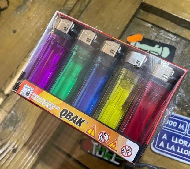 50 isqueiros, 15 EUROS