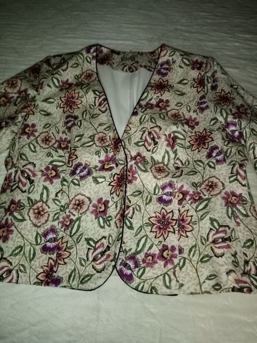 Casaco curto estampado