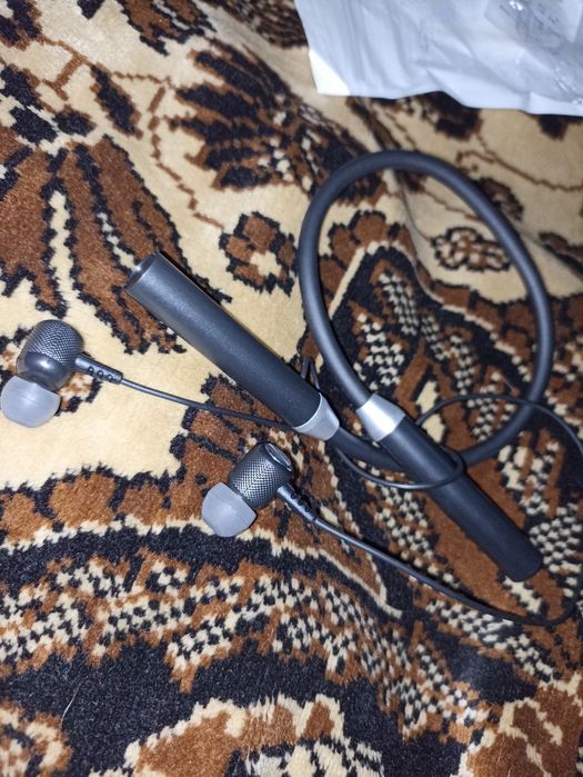 Безпровідні навушники