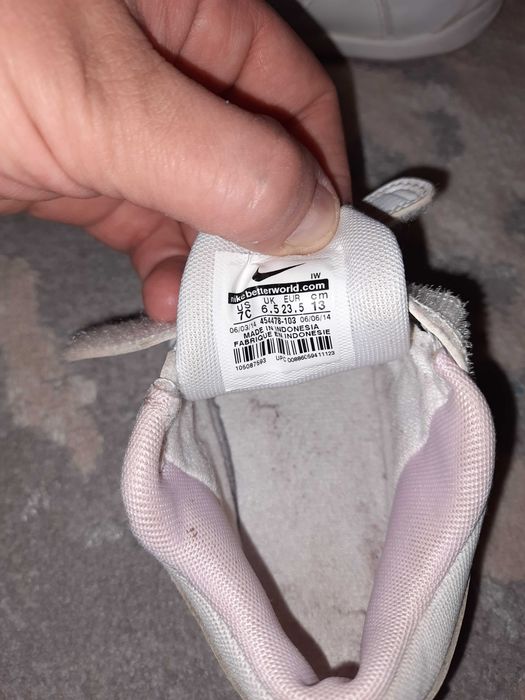 Кросівки Nike на дівчинку 23.5