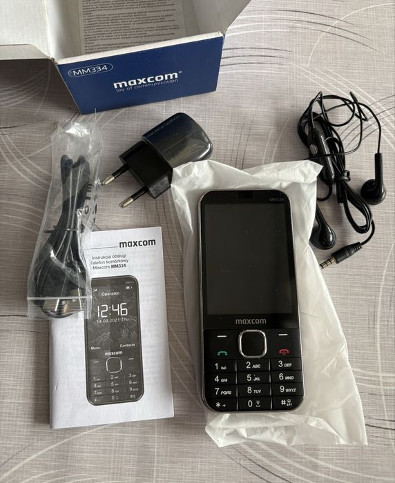Telefon Maxcom MM334 z akcesoriami