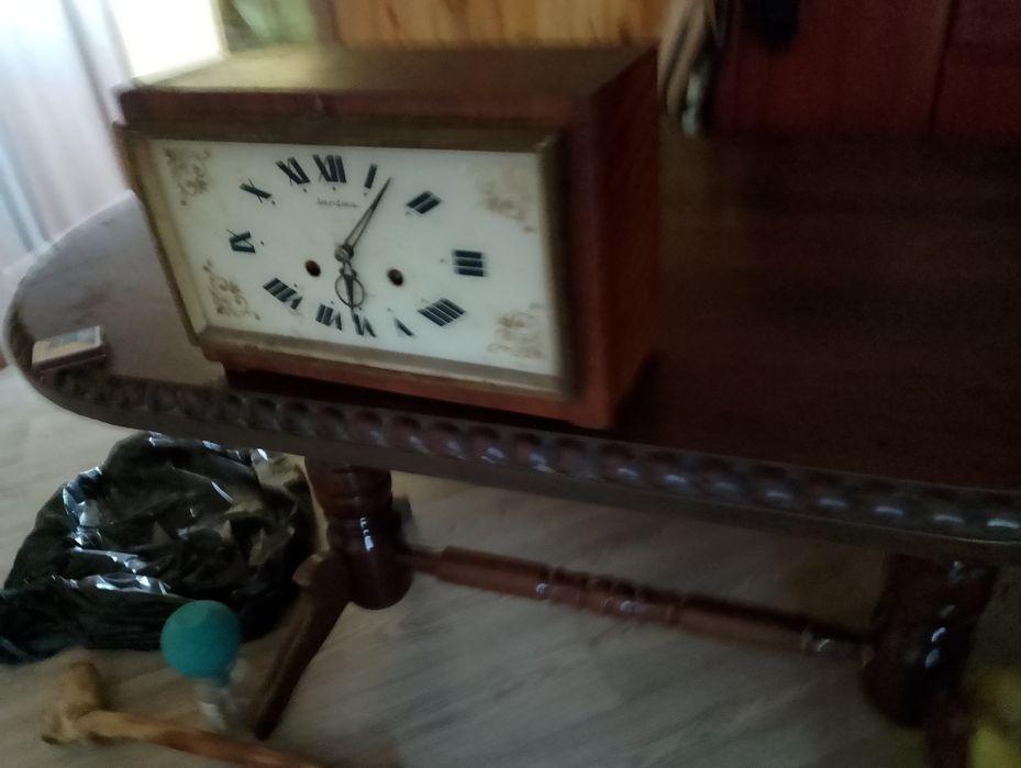 Антикваритные настольные часы з боем Янтарь