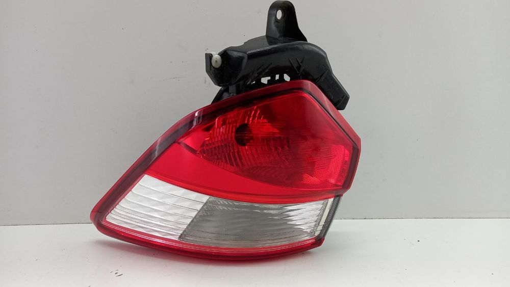 Фонарь задний правый стоп Toyota Yaris III 2017 0D2030D205