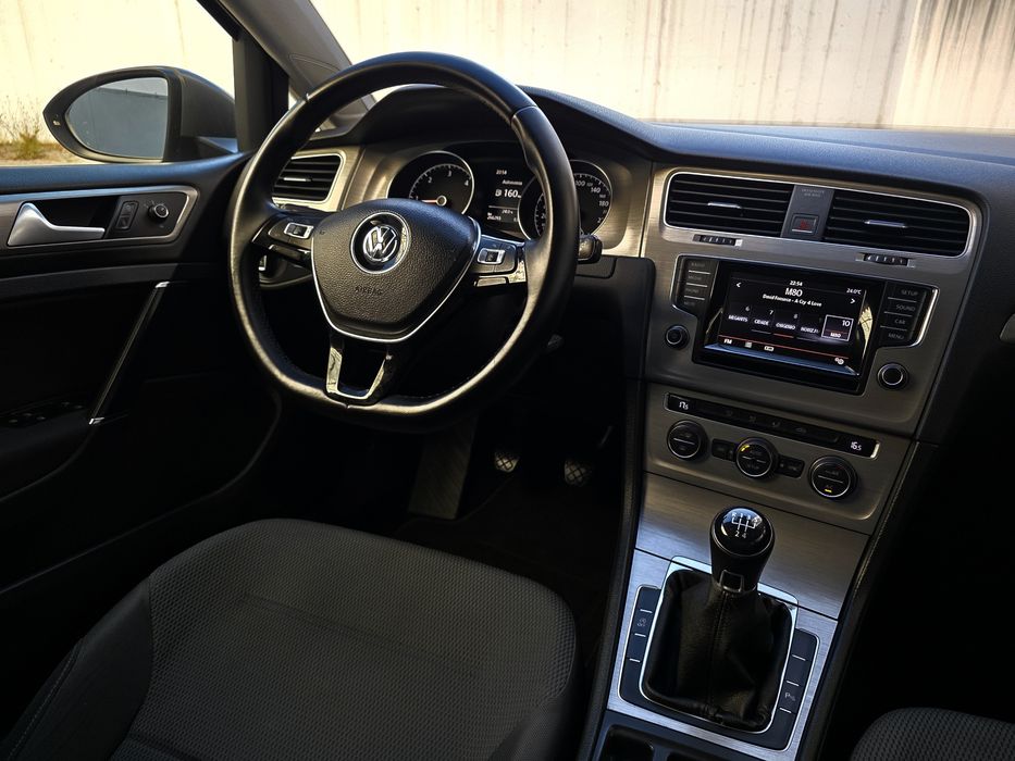 Carrinha VW Golf Variant Highline 1.6TDI 105CV- Imaculada