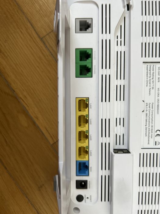 Router Zyxel com fibra otica