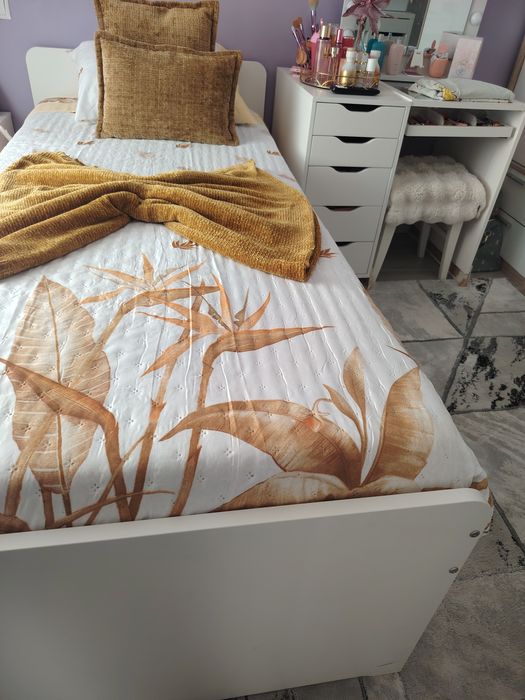 Venda de algumas peças mobiliário de quarto